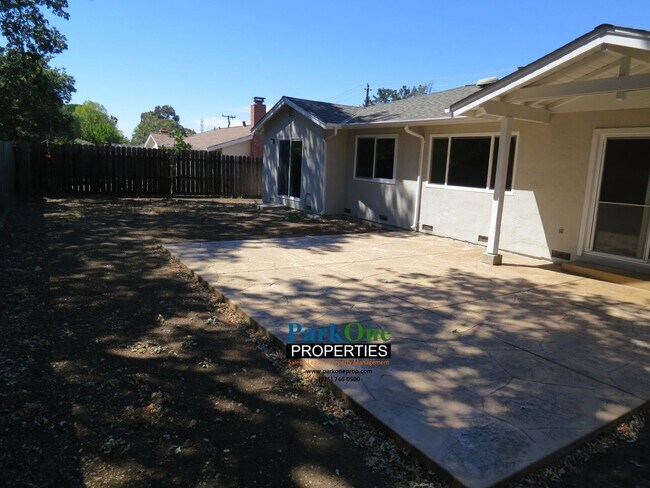 Building Photo - 5446 Louisiana Dr