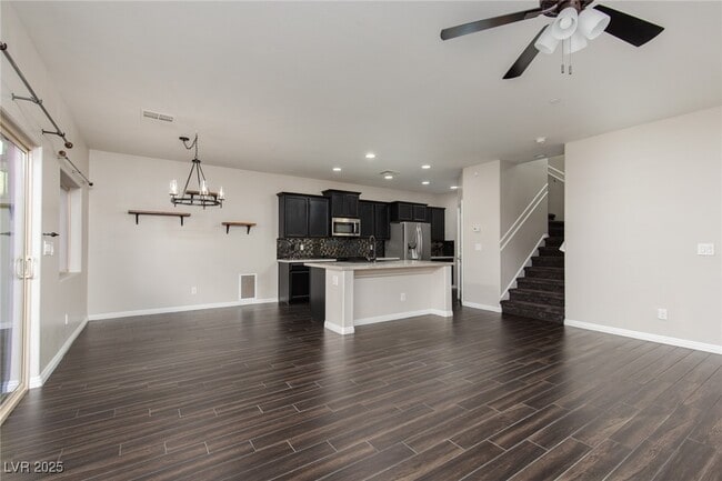 Building Photo - 61 Jasmine Point St