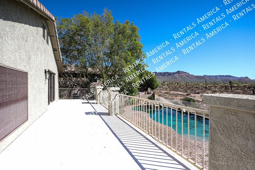 Building Photo - 2355 N Travis Cir