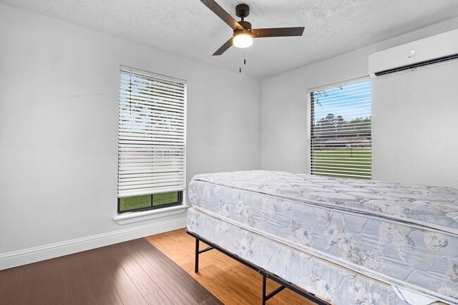 Building Photo - 110 Lakeview Shores Dr