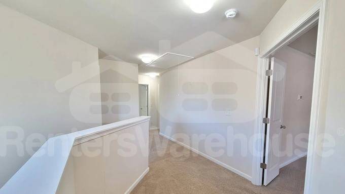 Building Photo - 10 Ontario Ct