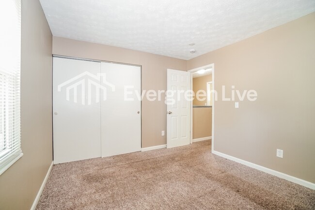 Building Photo - 3327 Everson Rd W