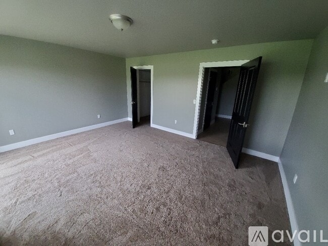 Building Photo - 2975 E Palmdale Dr