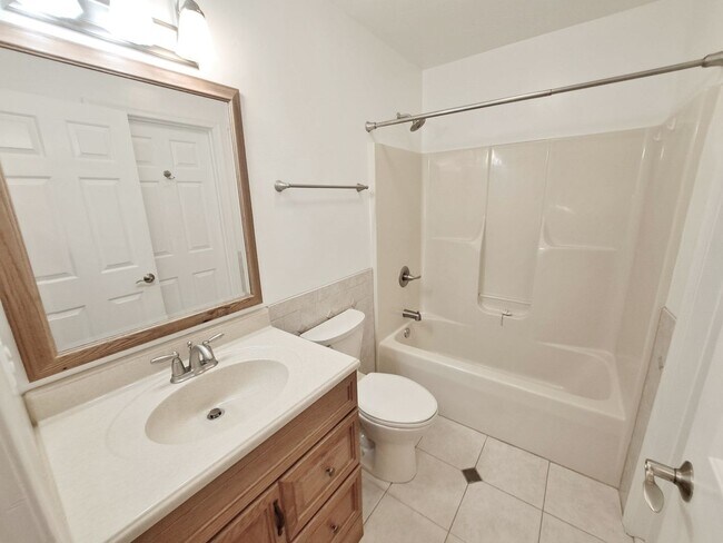 Building Photo - 417 Debbi Ct