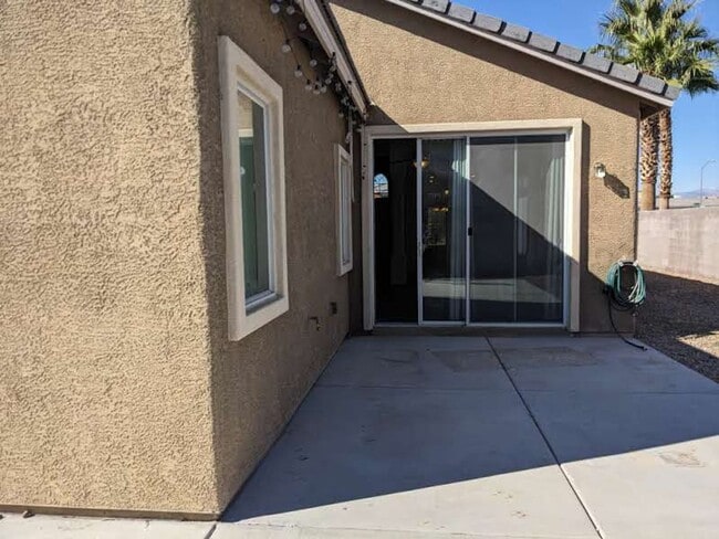 Building Photo - Awesome 3 Bedroom, 2 Bathroom 1 story home...