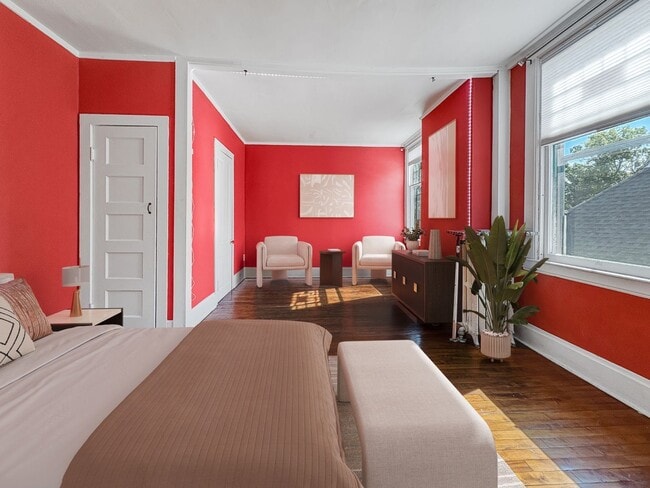 Building Photo - 2204 Grand Ave S