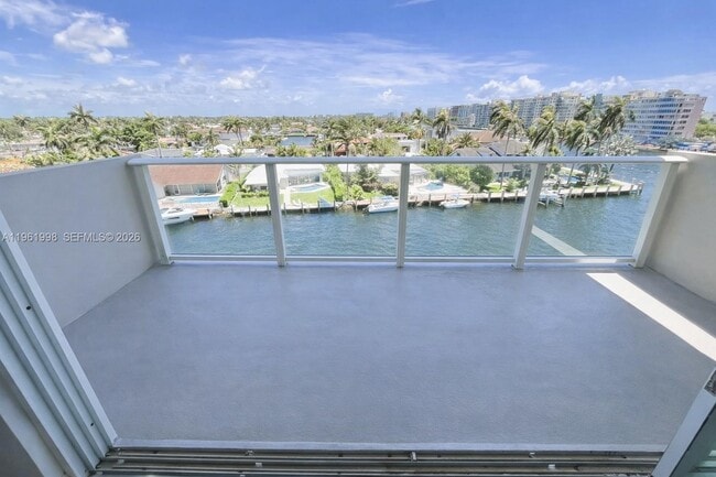 Building Photo - 140 NE 28th Ave