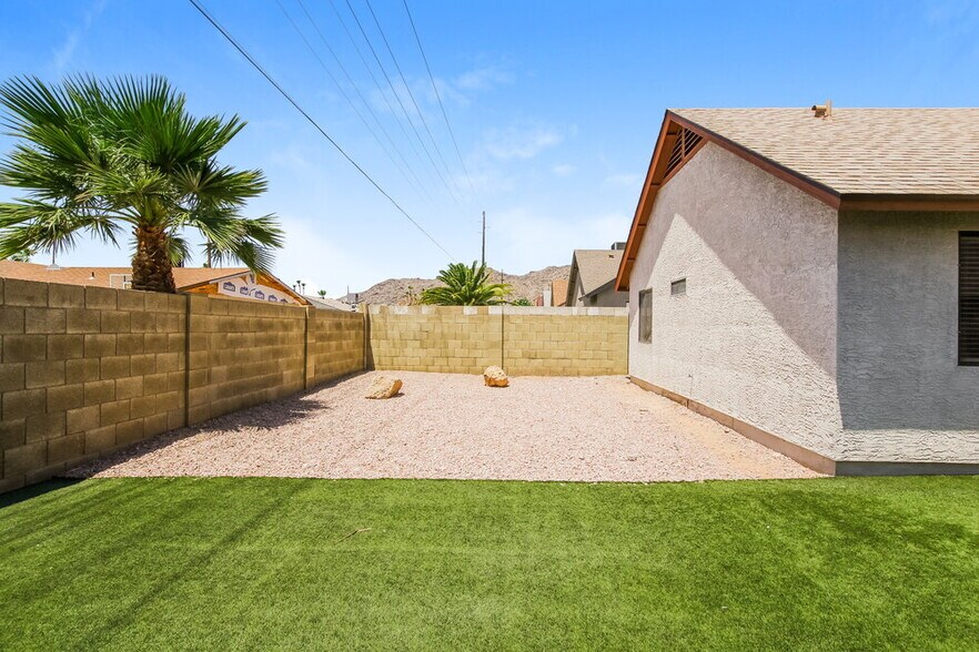 Building Photo - 4125 E La Puente Ave
