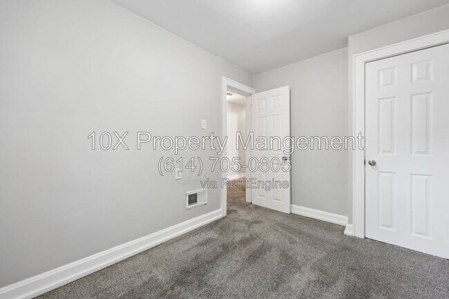 Building Photo - 1088 Siebert St