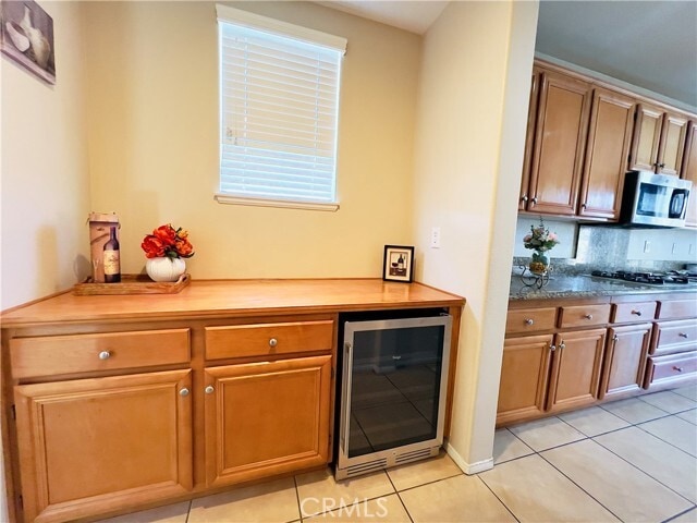 Building Photo - 17231 Greentree Dr