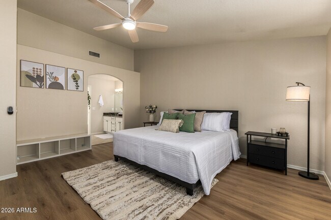 Building Photo - 6424 E Menlo St