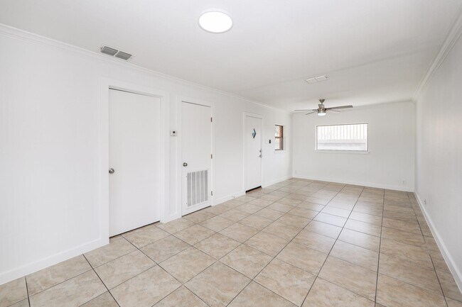 Building Photo - 2610 Springfield Ave