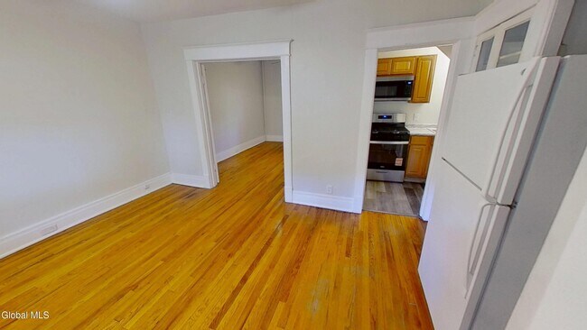 Building Photo - 568 Park Ave