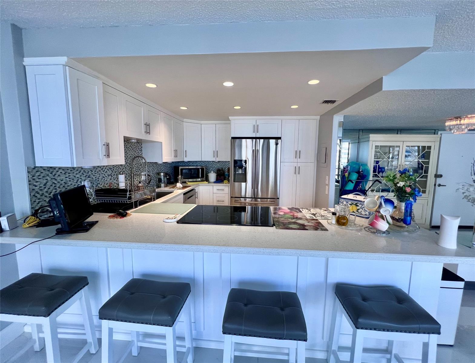 Building Photo - 2049 S Ocean Dr