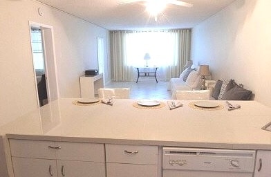 Building Photo - 5950 Del Lago Cir