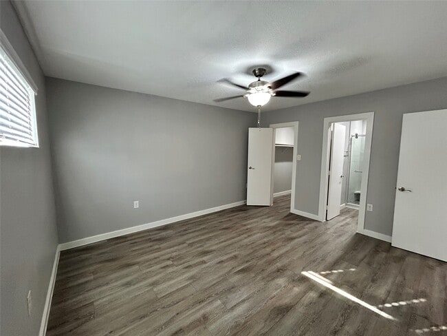 Building Photo - 2810 Beauchamp St