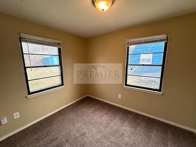 Building Photo - 4818 Woodend Ave