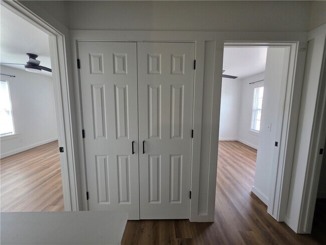 Building Photo - 2300 SE Jayel Terrace