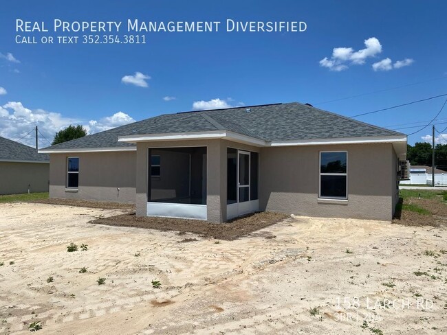 Building Photo - 158 Larch Rd
