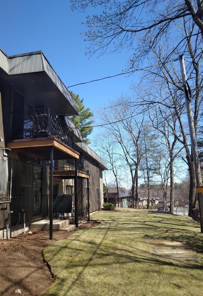 Building Photo - 12 Strawberry Bank Rd
