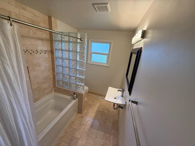 Building Photo - 3025 Cedarwood Ave