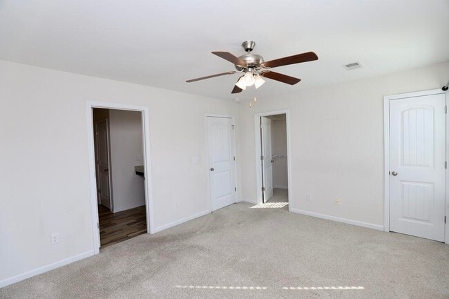 Building Photo - 2943 Old Field Rd