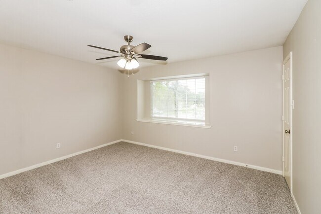 Building Photo - 12202 Greencanyon Dr