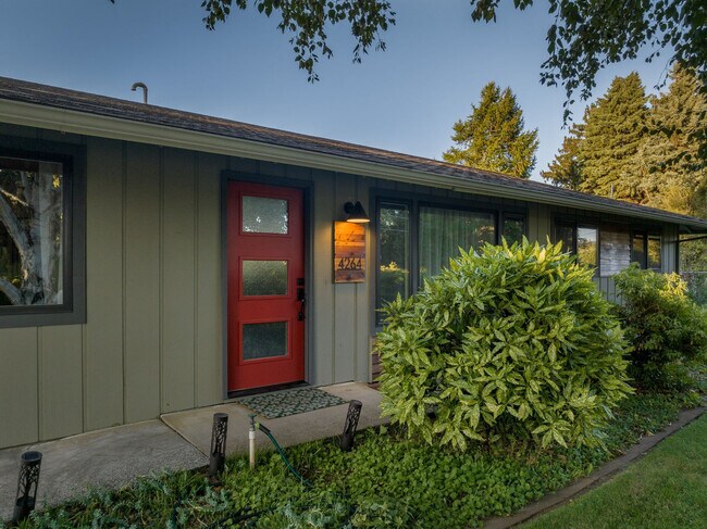 Building Photo - 4264 Belmont Dr