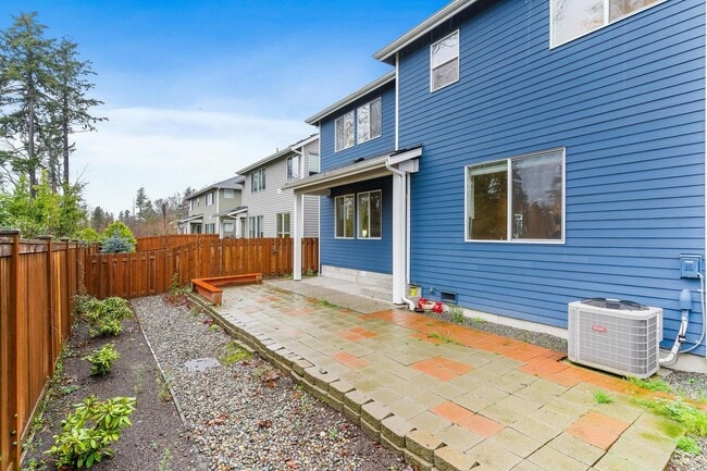 Building Photo - 27319 14th Ct S
