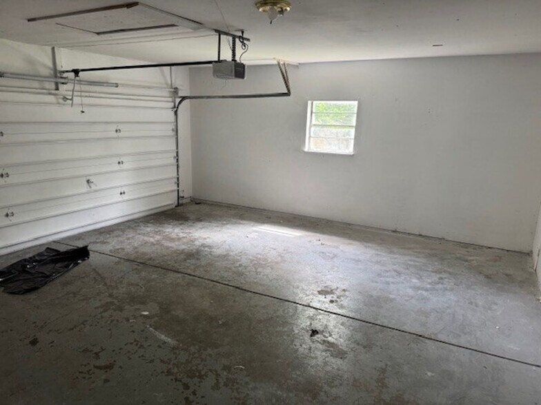Building Photo - Beautiful Brick 3 Bedroom Home on East Side