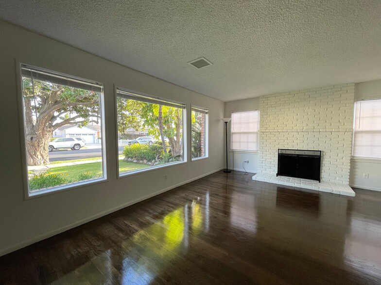 Living Room - 12221 Hammack St