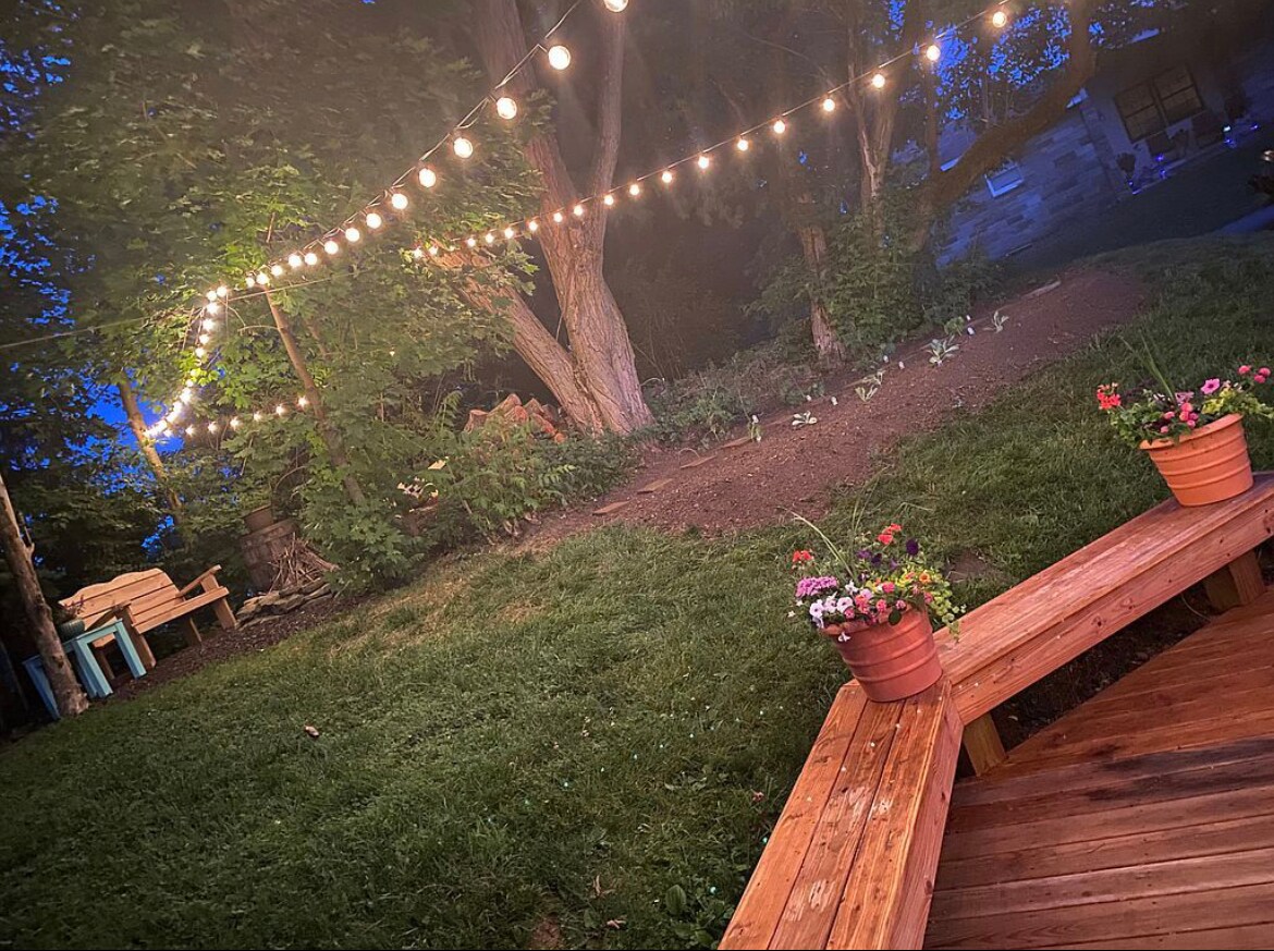 Outdoor living space - 733 Riley Ave