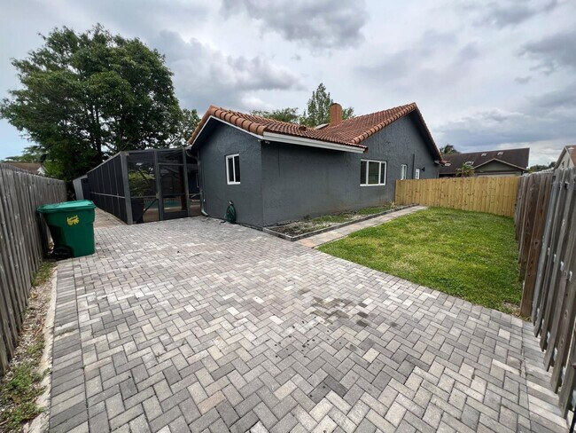 Building Photo - Beautiful 3 Bedroom Home in West Lauderhill