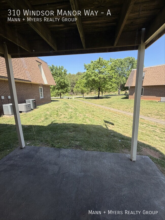 Building Photo - 310 Windsor Manor Way