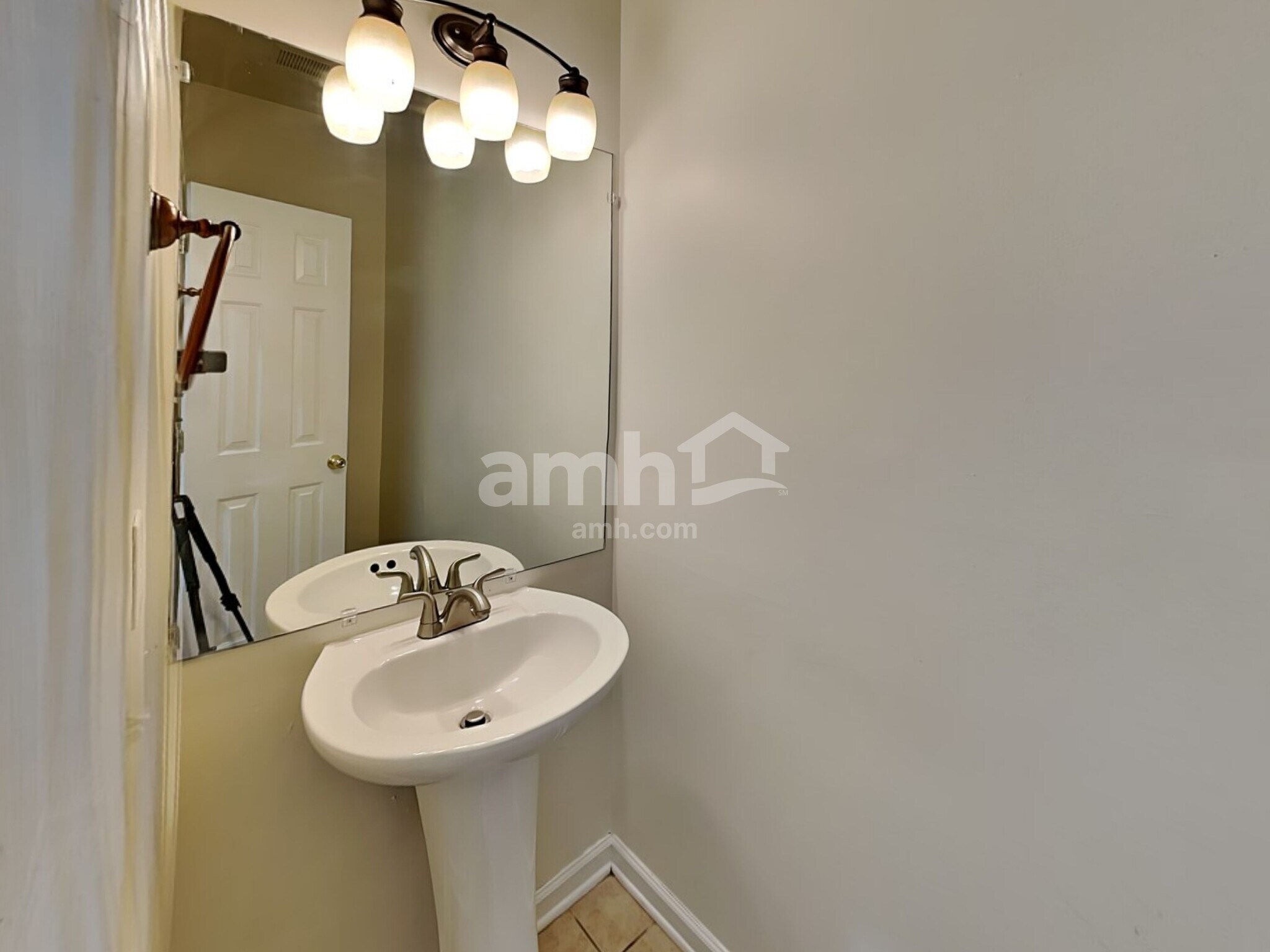 Building Photo - 13624 Whitebark Ct