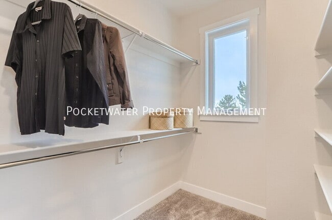 Building Photo - 1331 Baker St