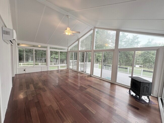Building Photo - 311 Derrick Ln