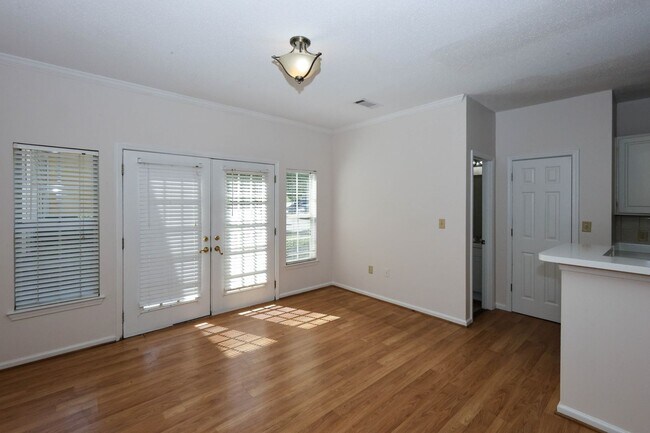 Building Photo - 230 Amal Dr SW