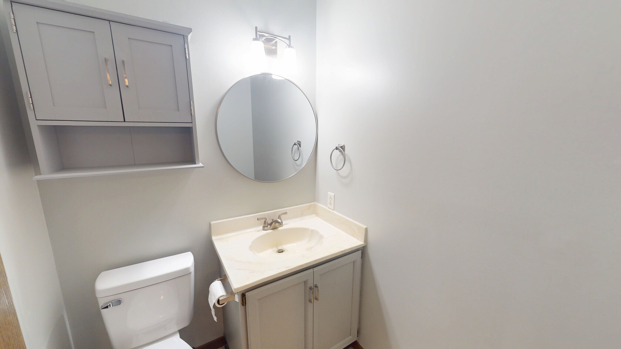 Building Photo - 888 Pearson Cir
