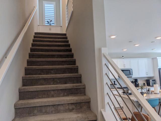 Building Photo - 2950 Via Alta Pl