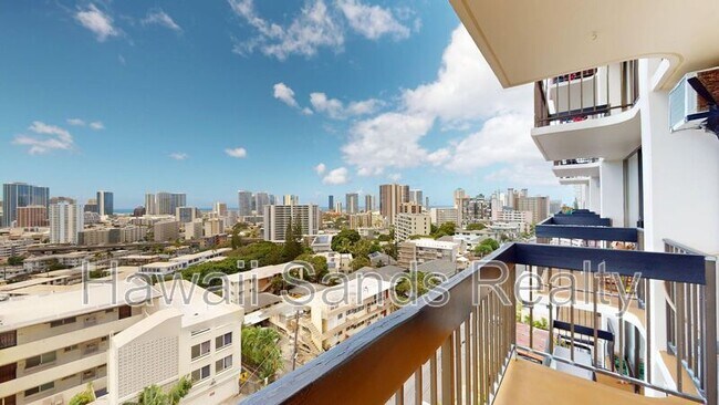 Building Photo - 1560 Thurston Ave