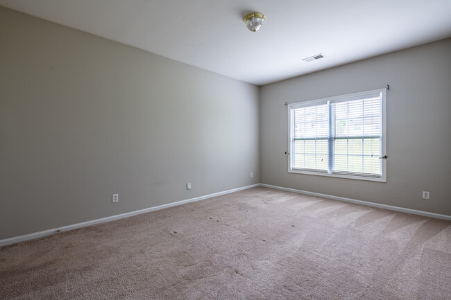 Building Photo - 7283 Simon St