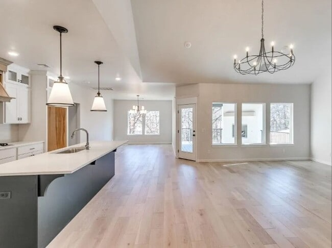 Building Photo - Model Home in East Edmond + 3 bedrooms + B...