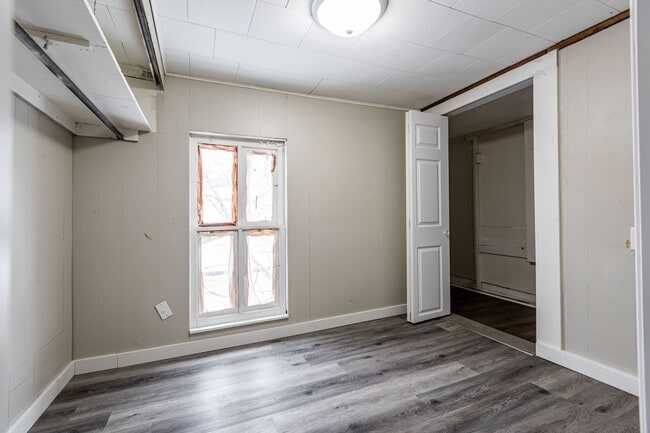 Building Photo - nre512