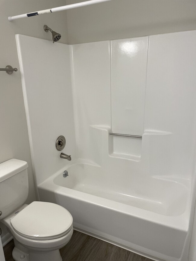 Building Photo - 145 Harvest Dr