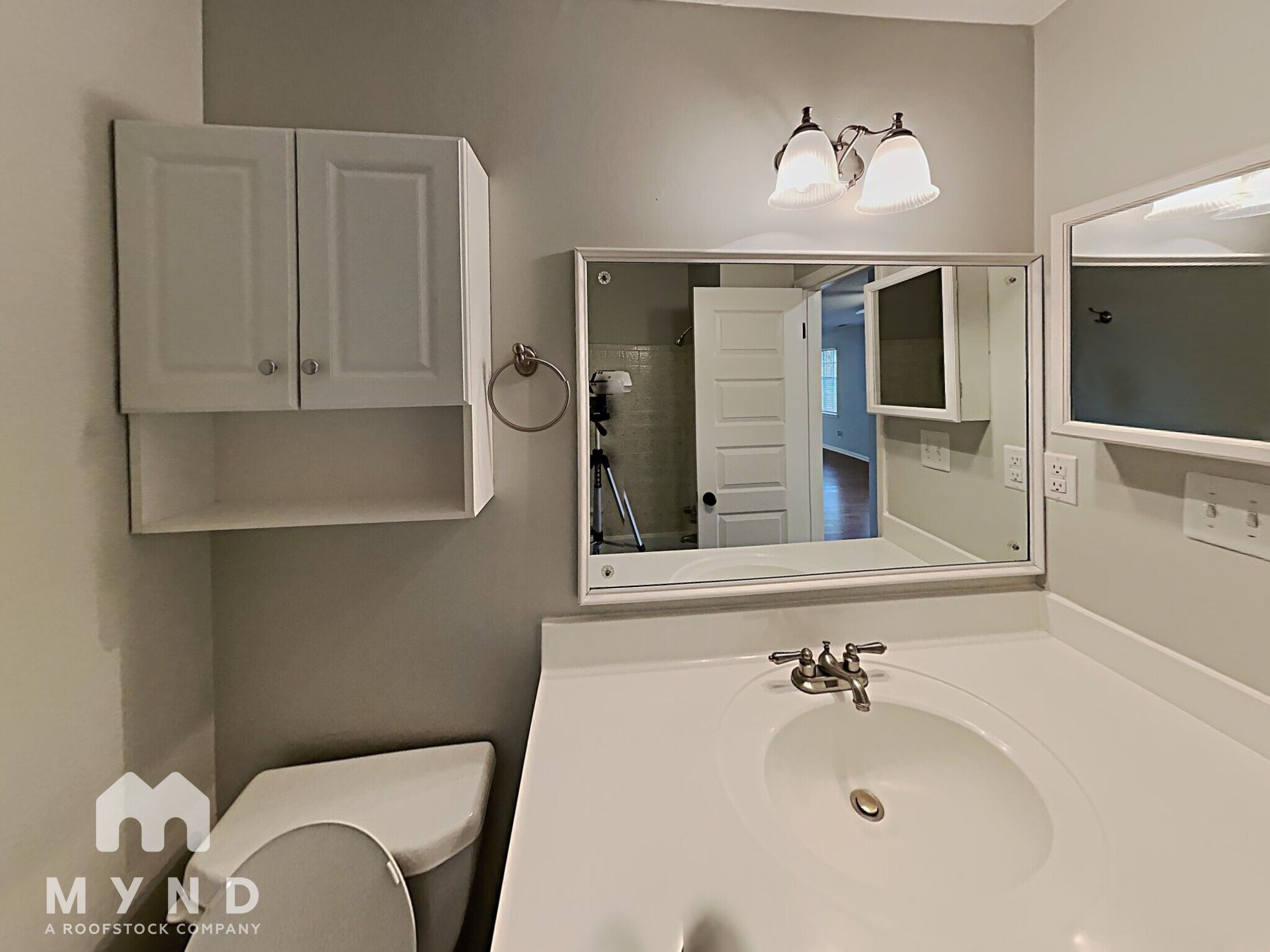 Building Photo - 320 Navajo Pines Dr
