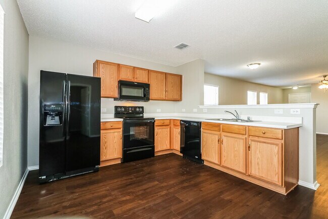 Building Photo - 1815 Northridge Dr