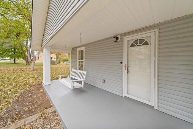 Building Photo - 4459 Fisher St