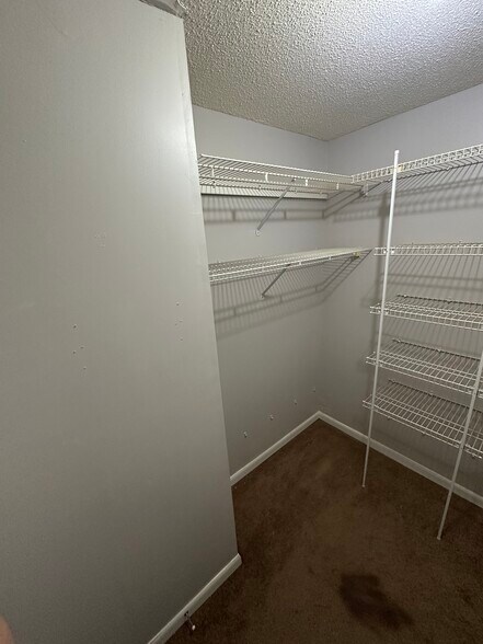 Building Photo - 1801 Windover Pl SW