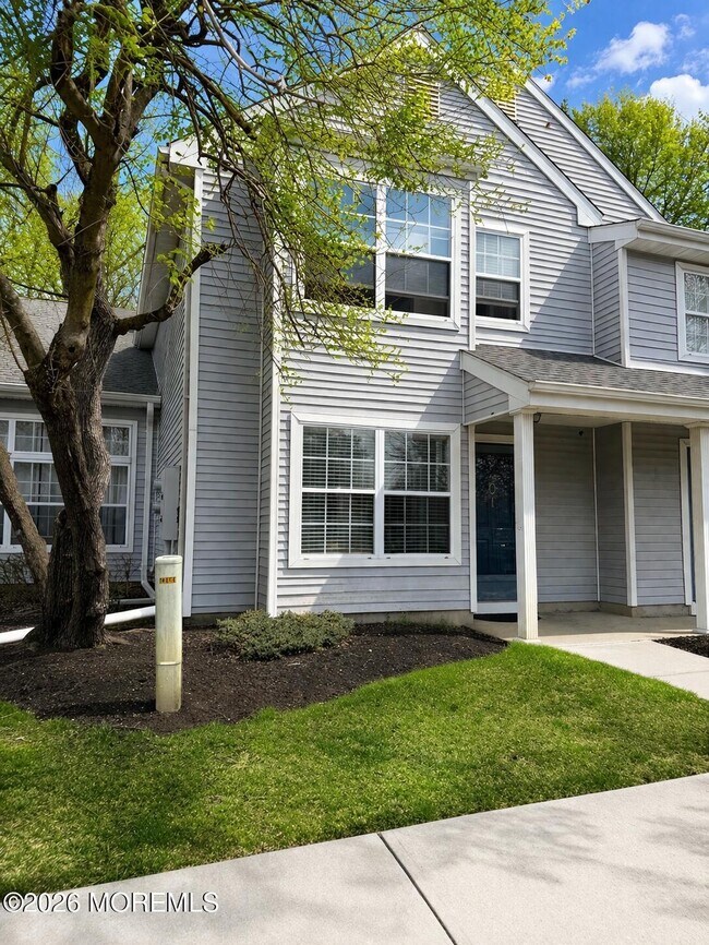 Building Photo - 401 Hampton Ct